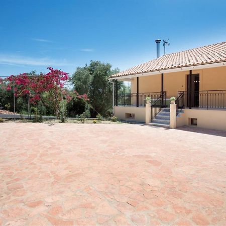 הוילה Evropouloi Olive Tree House מראה חיצוני תמונה