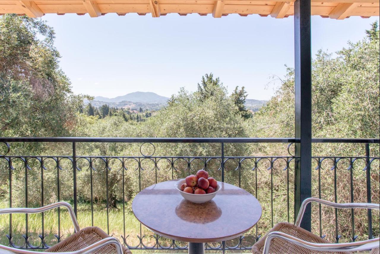 הוילה Evropouloi Olive Tree House מראה חיצוני תמונה